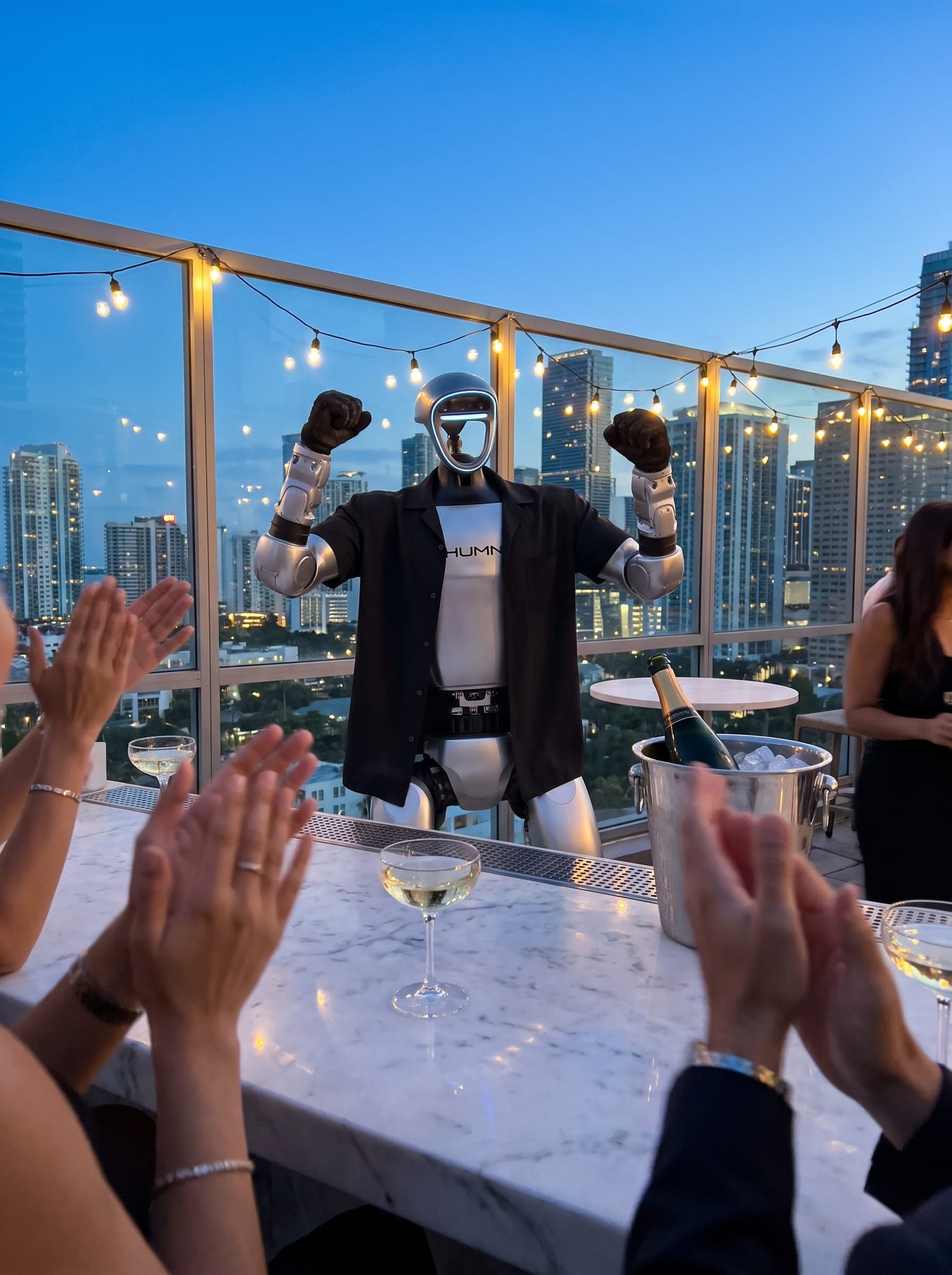 Jeff, el robot humanoide, en Miami: champaña en la azotea