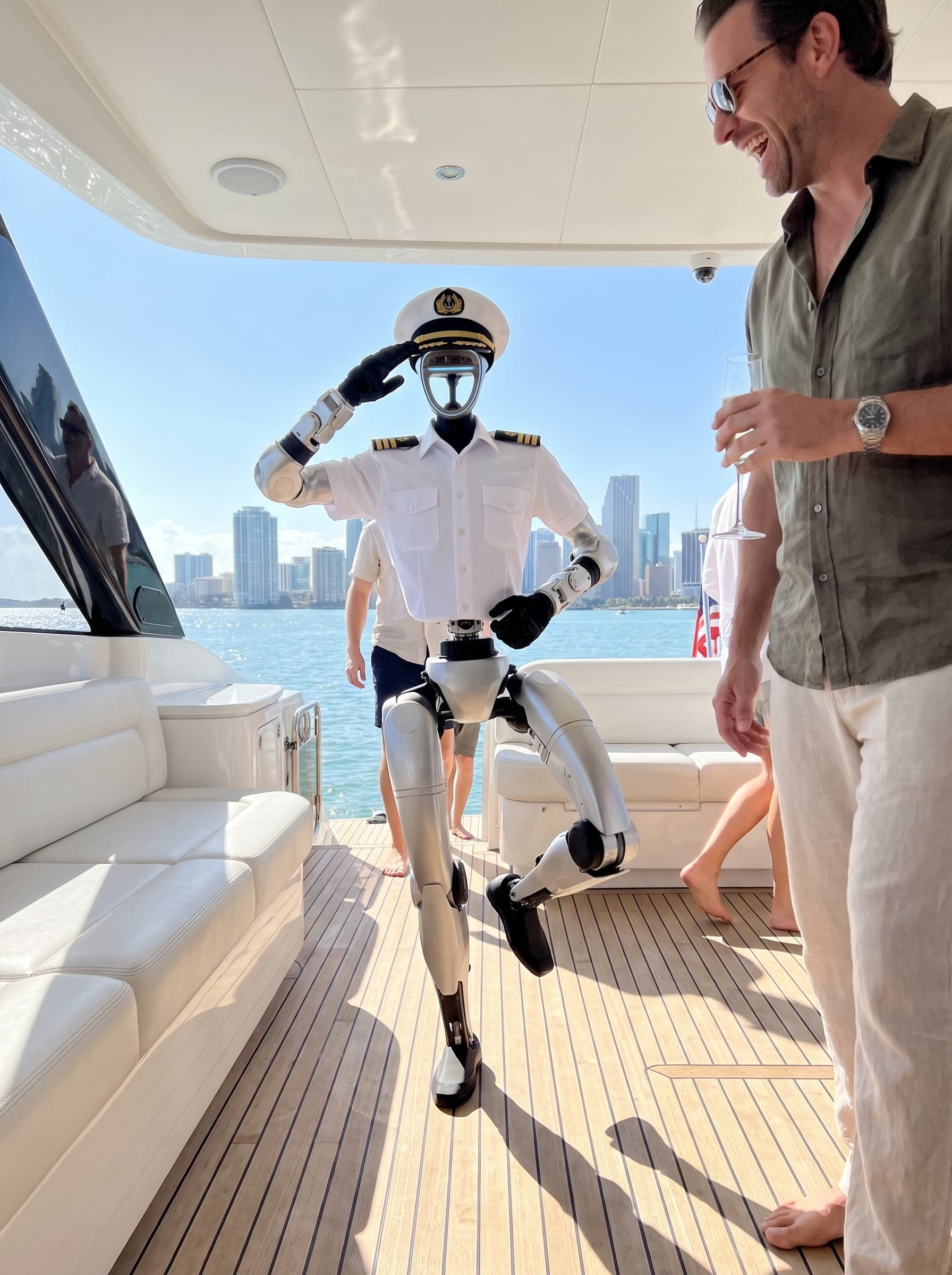 Jeff, el robot humanoide, en Miami: servicio a bordo